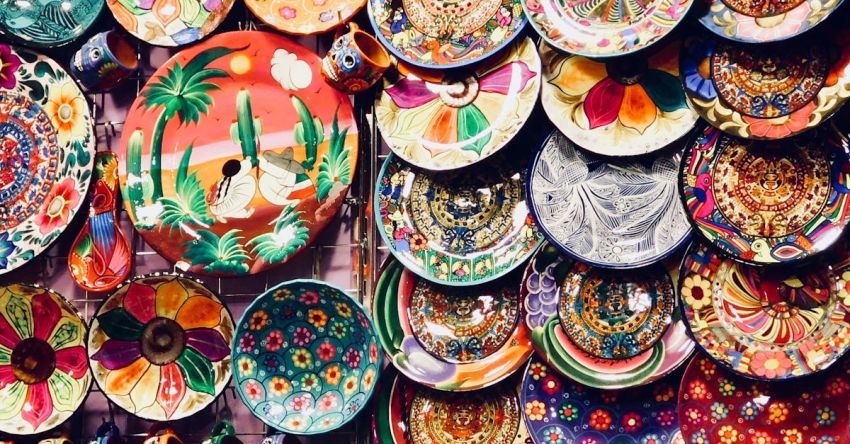Handicrafts - Assorted Commemorative Plates